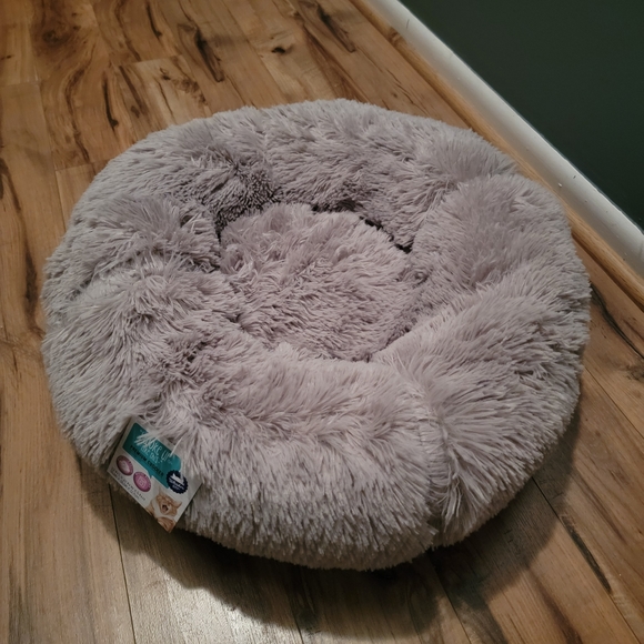 NEW Cat Small Dog Cuddler Donut Round Faux Fur Gray Pet Bed 22" Diameter - Picture 3 of 12